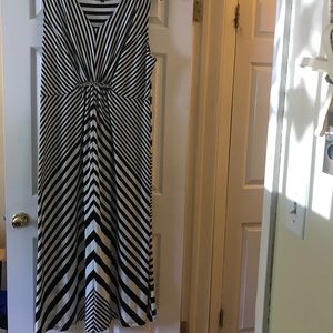 Black and white maxi dress 2X